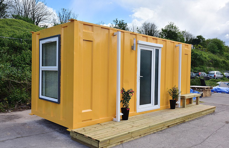 集裝箱也能當住宅？英國企業家創新改造，為流浪漢提供溫暖家園